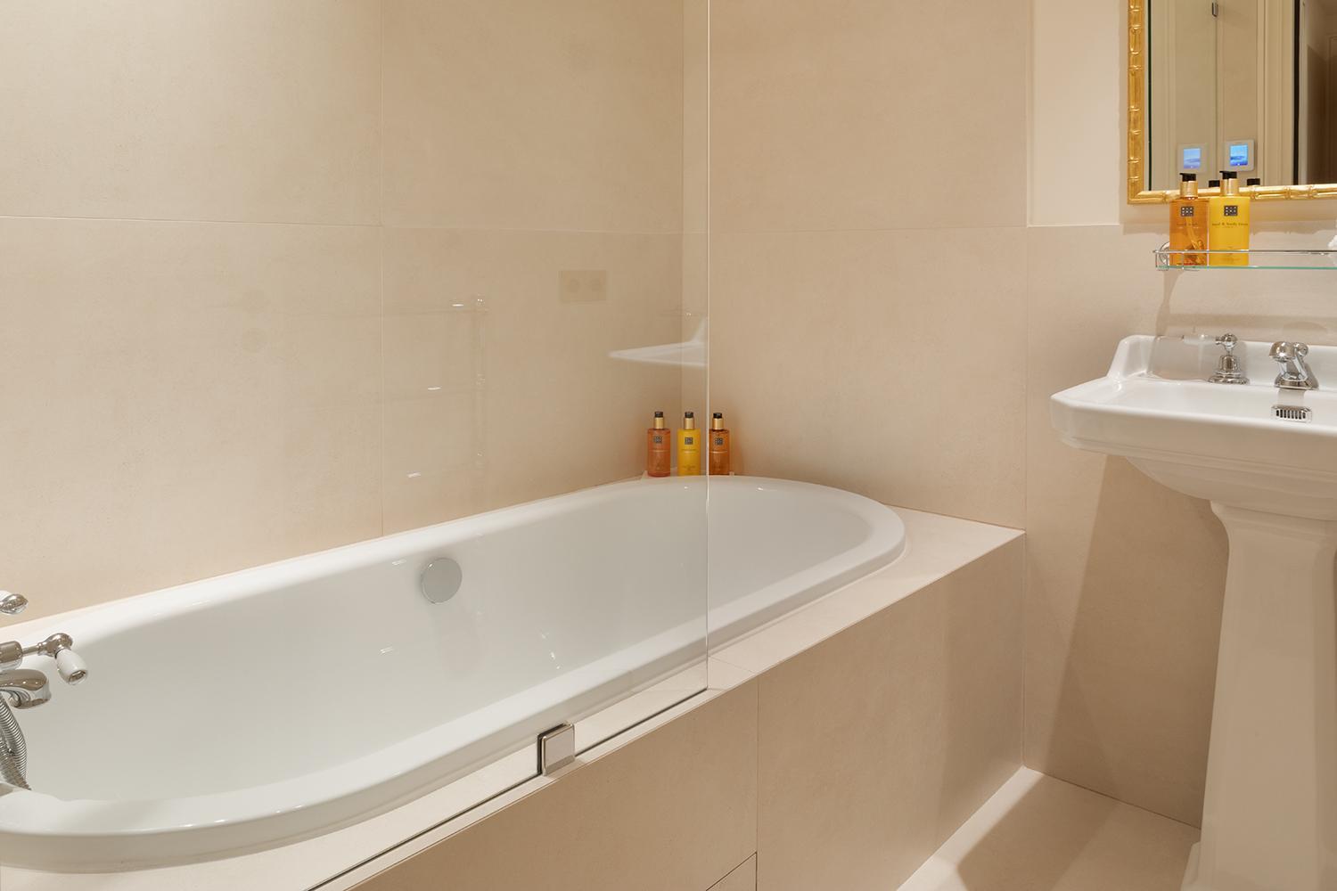 Pick A Flat'S Apartements With Services In Louvre - Rue Des Halles Париж Екстериор снимка